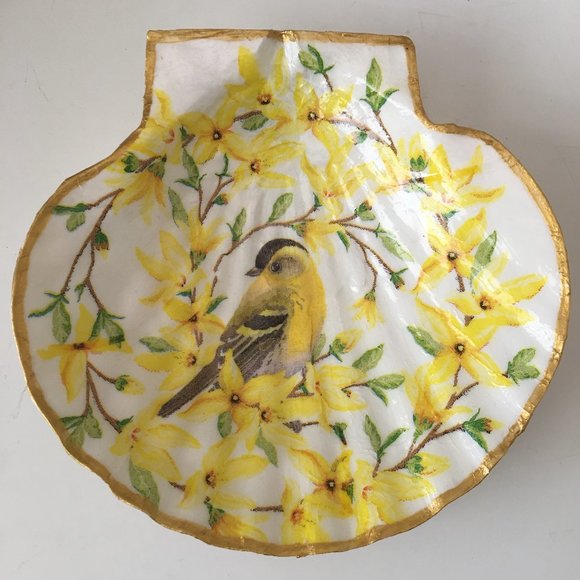 Large Scallop Shell Trinket Dish - Yellow Bird and Flowers - Picture 1 of 2